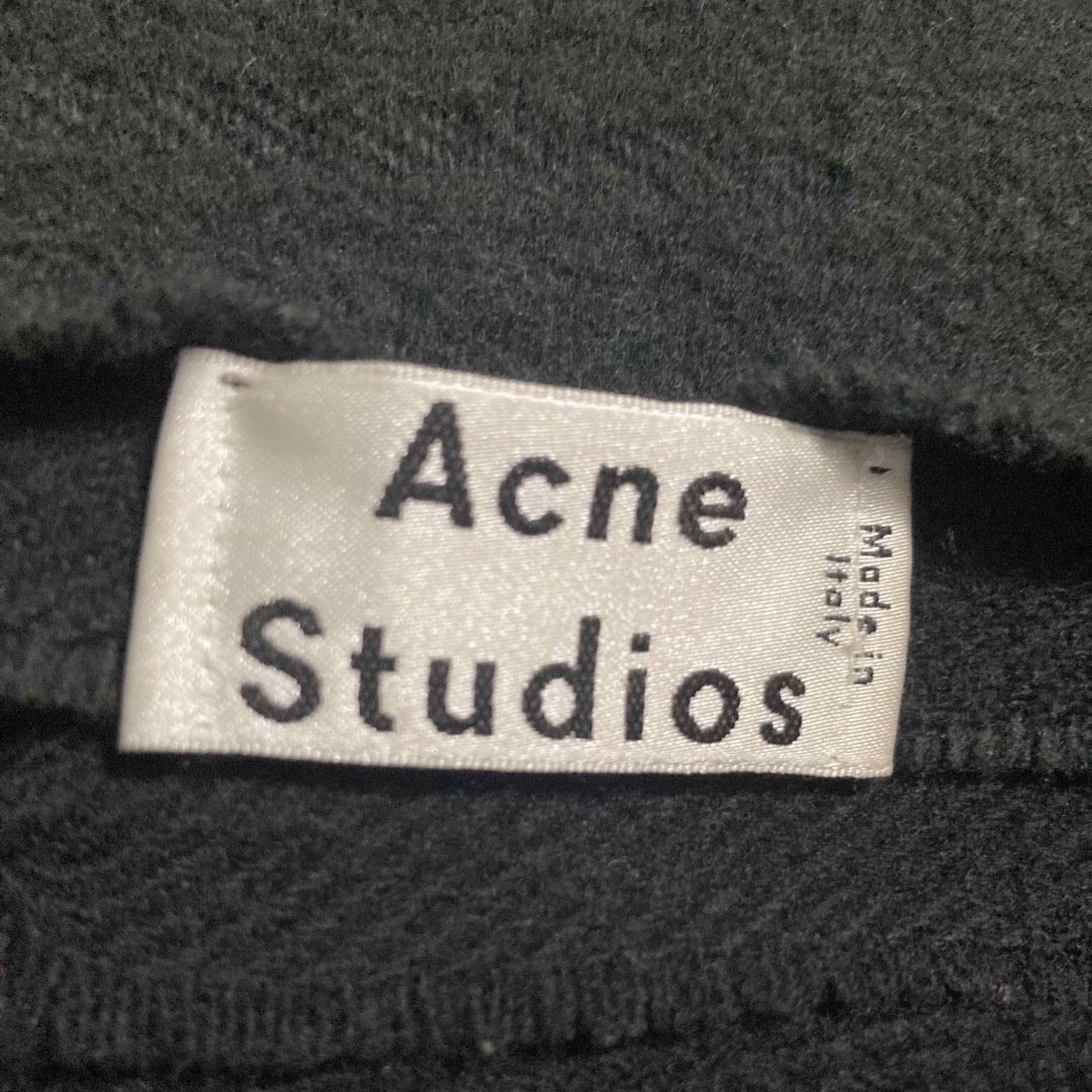 Acne Studios(アクネストゥディオズ)のAcne Studios バイカラー  ストール(ロゴチャームピン付き) レディースのファッション小物(マフラー/ショール)の商品写真