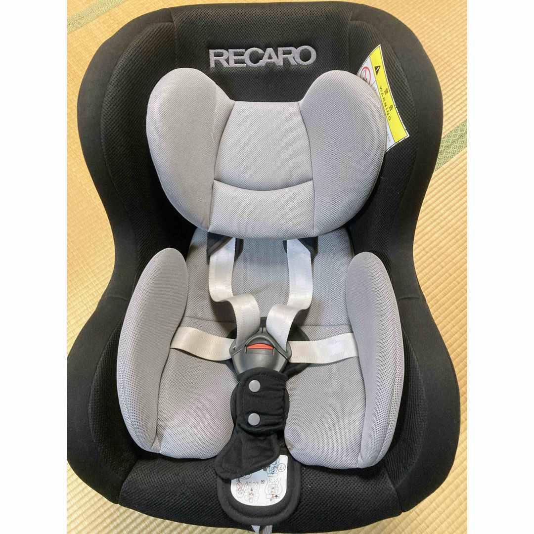 RECARO(レカロ)のレカロ スタート アイキュー RECARO Start iQ コールブラック キッズ/ベビー/マタニティの外出/移動用品(自動車用チャイルドシート本体)の商品写真