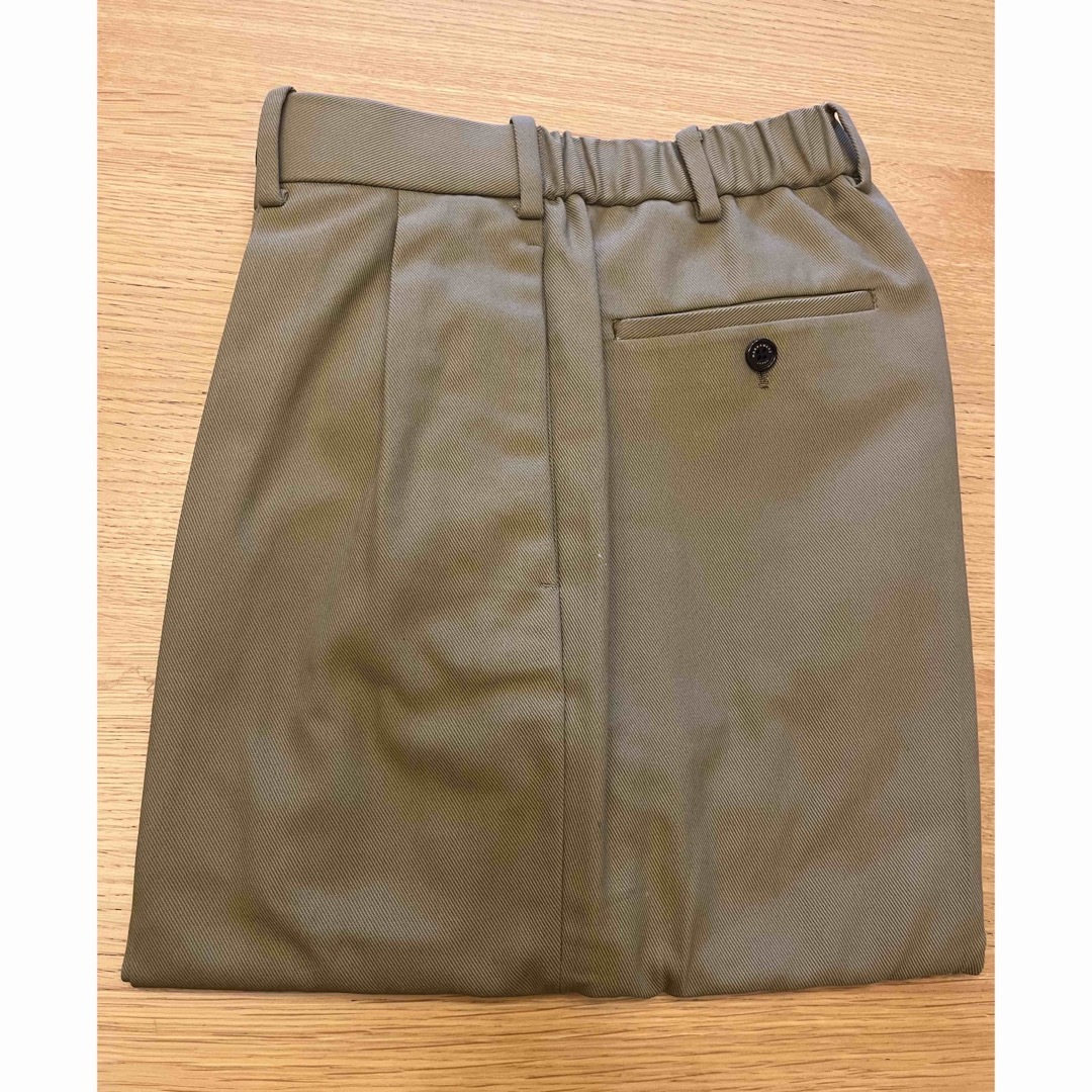 MARKAWEAR(マーカウェア)の新品未使用　MARKAWARE  DOUBLE PLEATED TROUSERS メンズのパンツ(スラックス)の商品写真