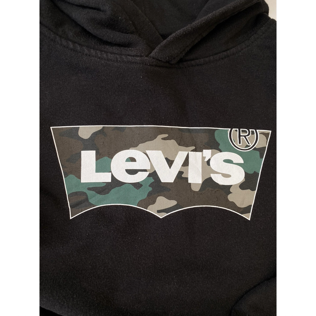 Levi's(リーバイス)のリーバイス　フーディー　パーカー　160 黒　迷彩柄 キッズ/ベビー/マタニティのキッズ服男の子用(90cm~)(Tシャツ/カットソー)の商品写真