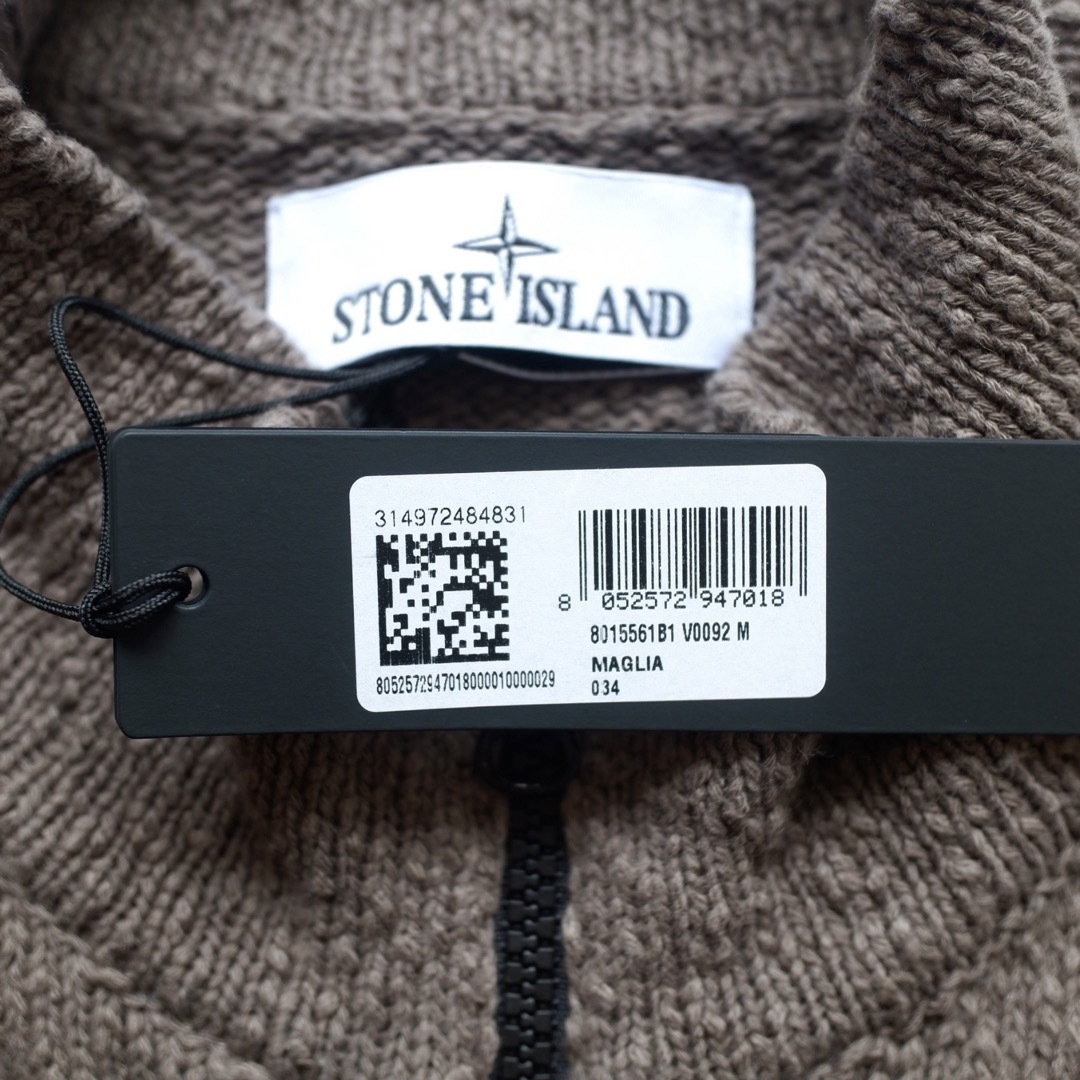 STONE ISLAND - 24ss Stone Island 561B1 ジップアップニット Mの通販