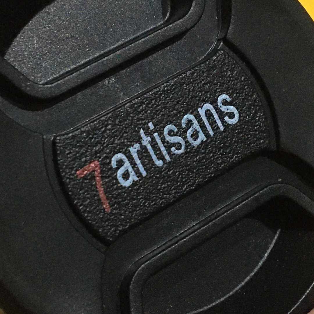 富士フイルム(フジフイルム)の7ARTIZANS 七工匠 純正 レンズキャップ Φ46mm スマホ/家電/カメラのカメラ(レンズ(単焦点))の商品写真