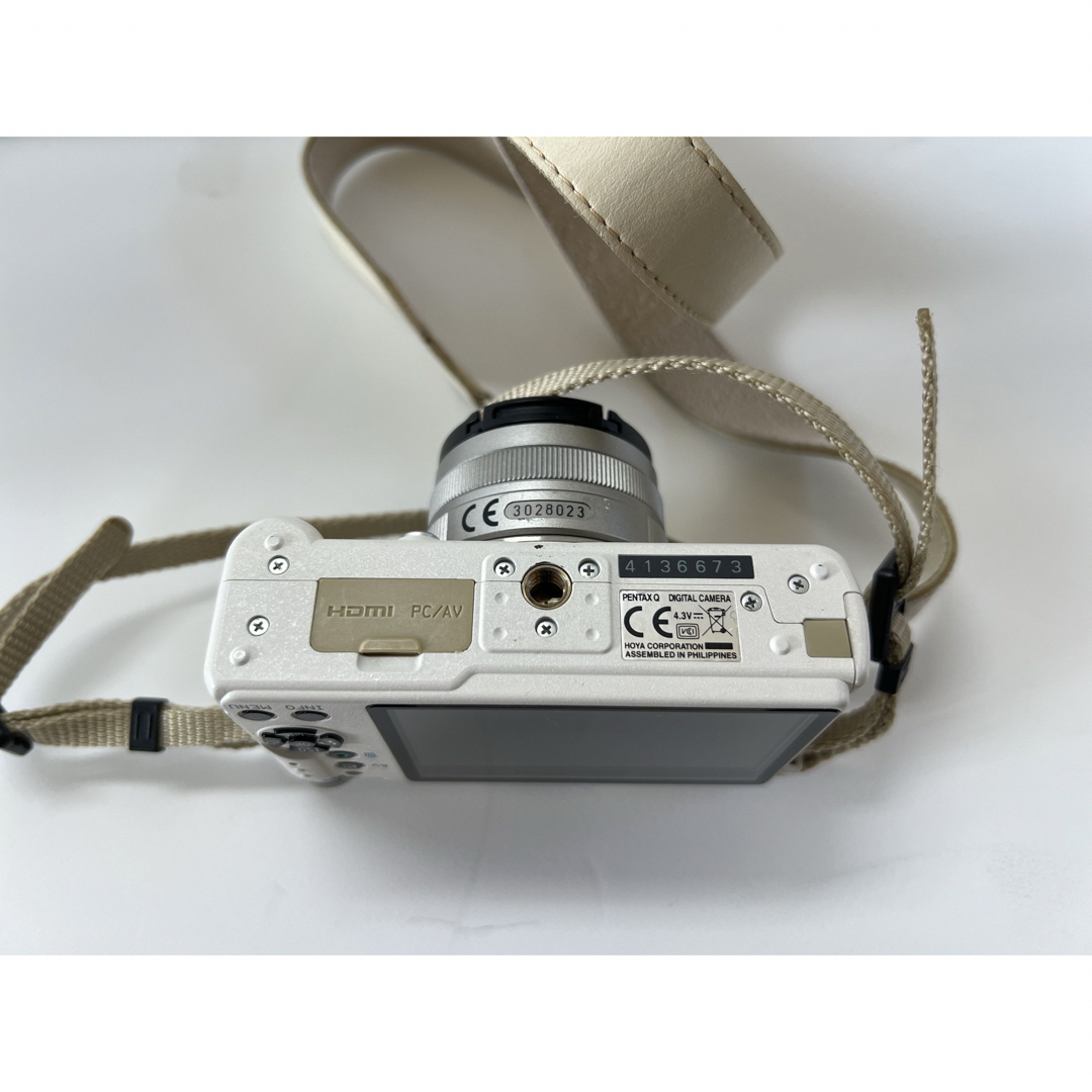 PENTAX(ペンタックス)のペンタックス Pentax Q Digital Camera White  スマホ/家電/カメラのカメラ(デジタル一眼)の商品写真