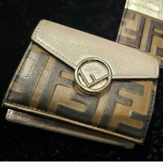 フェンディ(FENDI)のFENDI フェンディ 三つ折り財布 コンパクト  シルバー(財布)