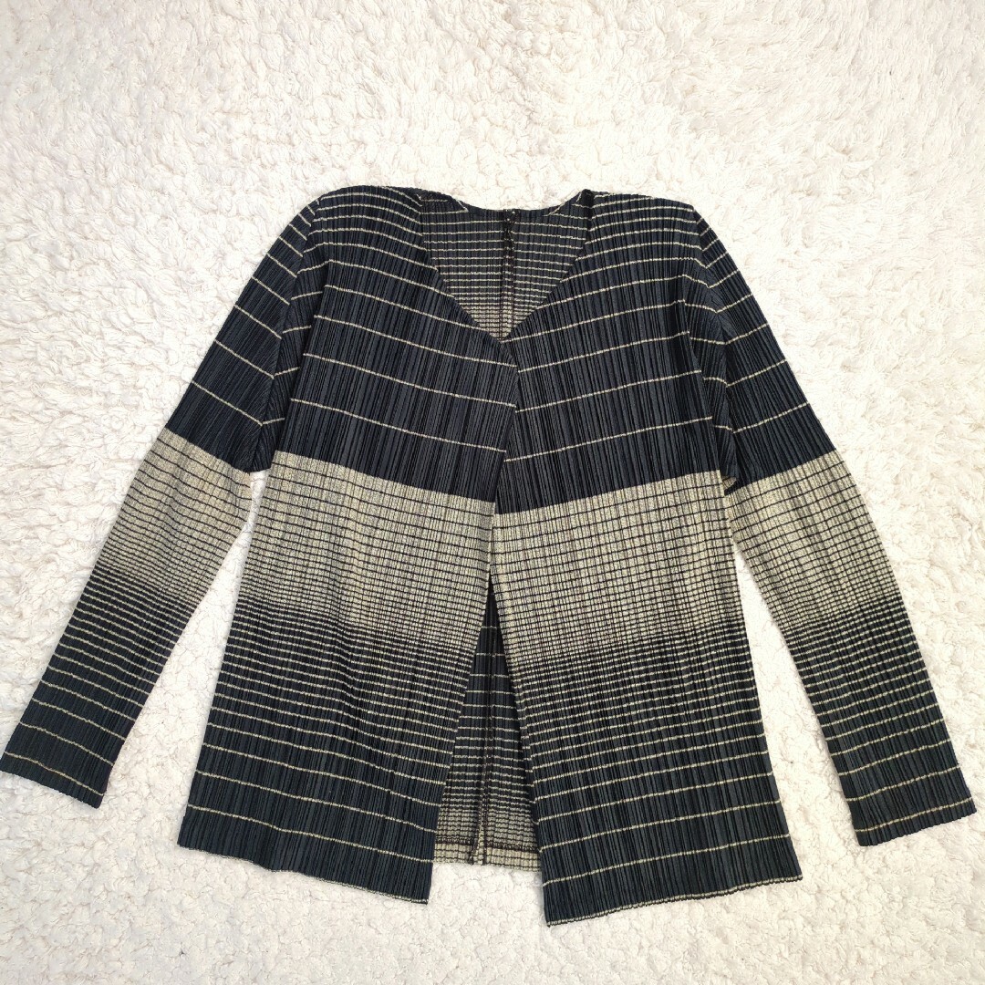 PLEATS PLEASE ISSEY MIYAKE(プリーツプリーズイッセイミヤケ)の美品 ブリーツプリーズ ボーダー グラデーション カーディガン マルチカラー 3 レディースのトップス(カーディガン)の商品写真