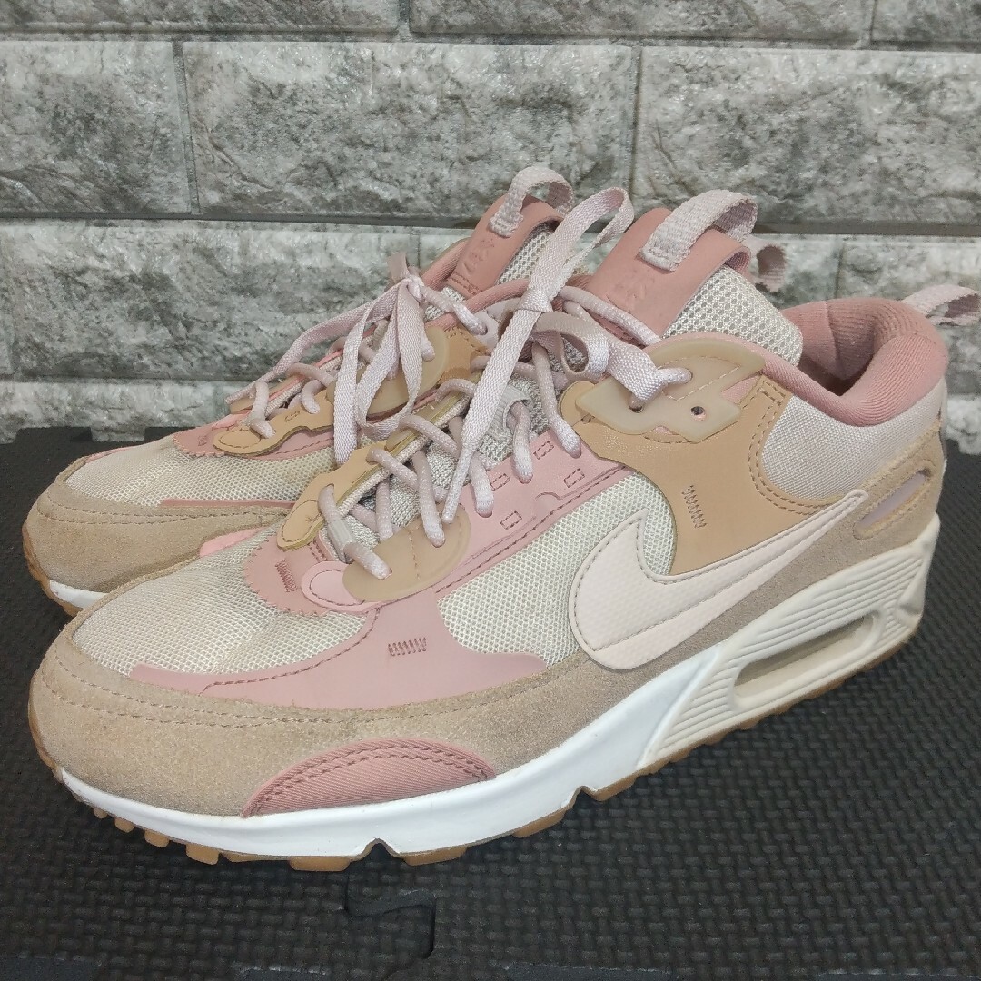 NIKE(ナイキ)のNIKE AIR MAX90 FUTURA フューチュラ スニーカー 25 レディースの靴/シューズ(スニーカー)の商品写真