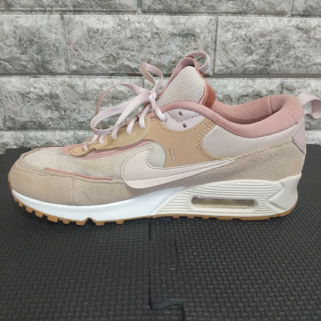 NIKE(ナイキ)のNIKE AIR MAX90 FUTURA フューチュラ スニーカー 25 レディースの靴/シューズ(スニーカー)の商品写真