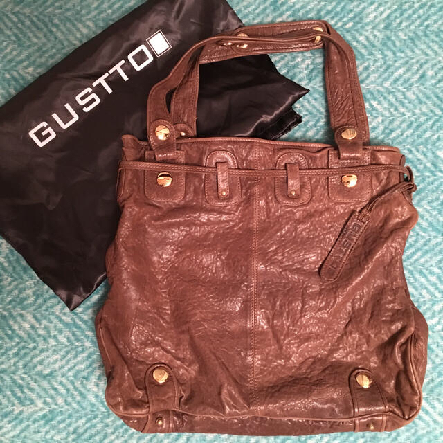 美品 ヨーロッパで購入GUSTTOヴィンテージ本革バッグ レディースのバッグ(ショルダーバッグ)の商品写真