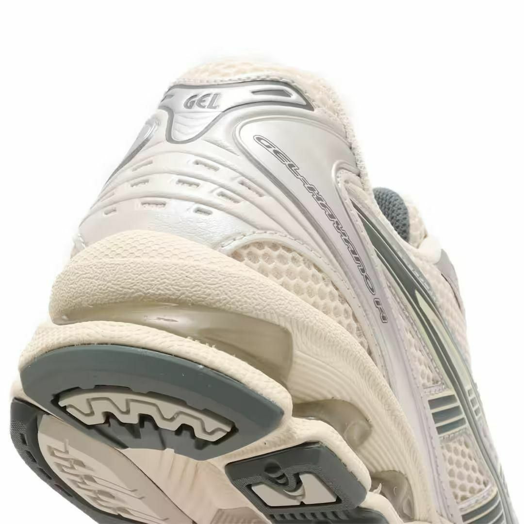 asics(アシックス)のゲルカヤノ 新品 gel kayano oyster cream 27 箱付き メンズの靴/シューズ(スニーカー)の商品写真