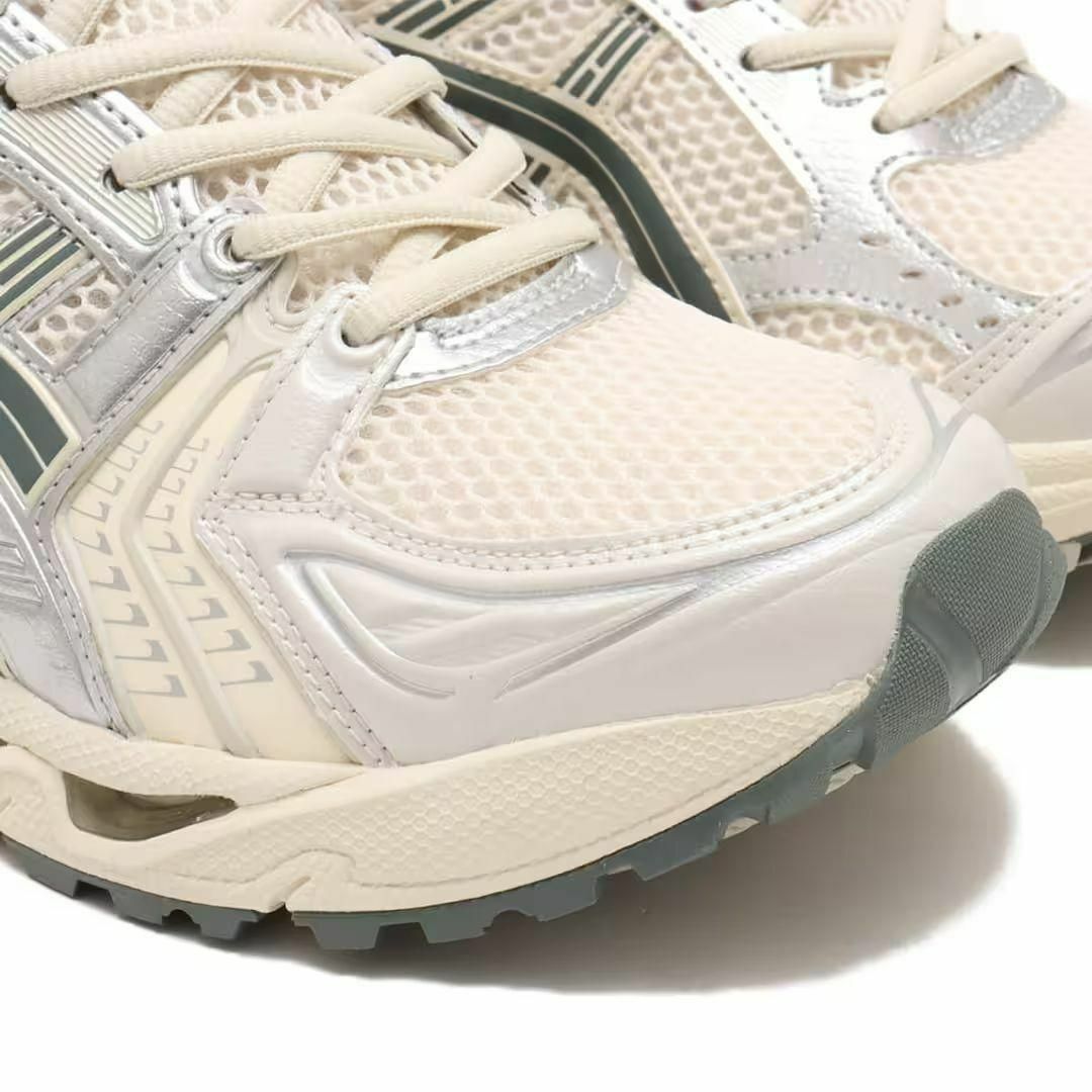 asics(アシックス)のゲルカヤノ 新品 gel kayano oyster cream 27 箱付き メンズの靴/シューズ(スニーカー)の商品写真