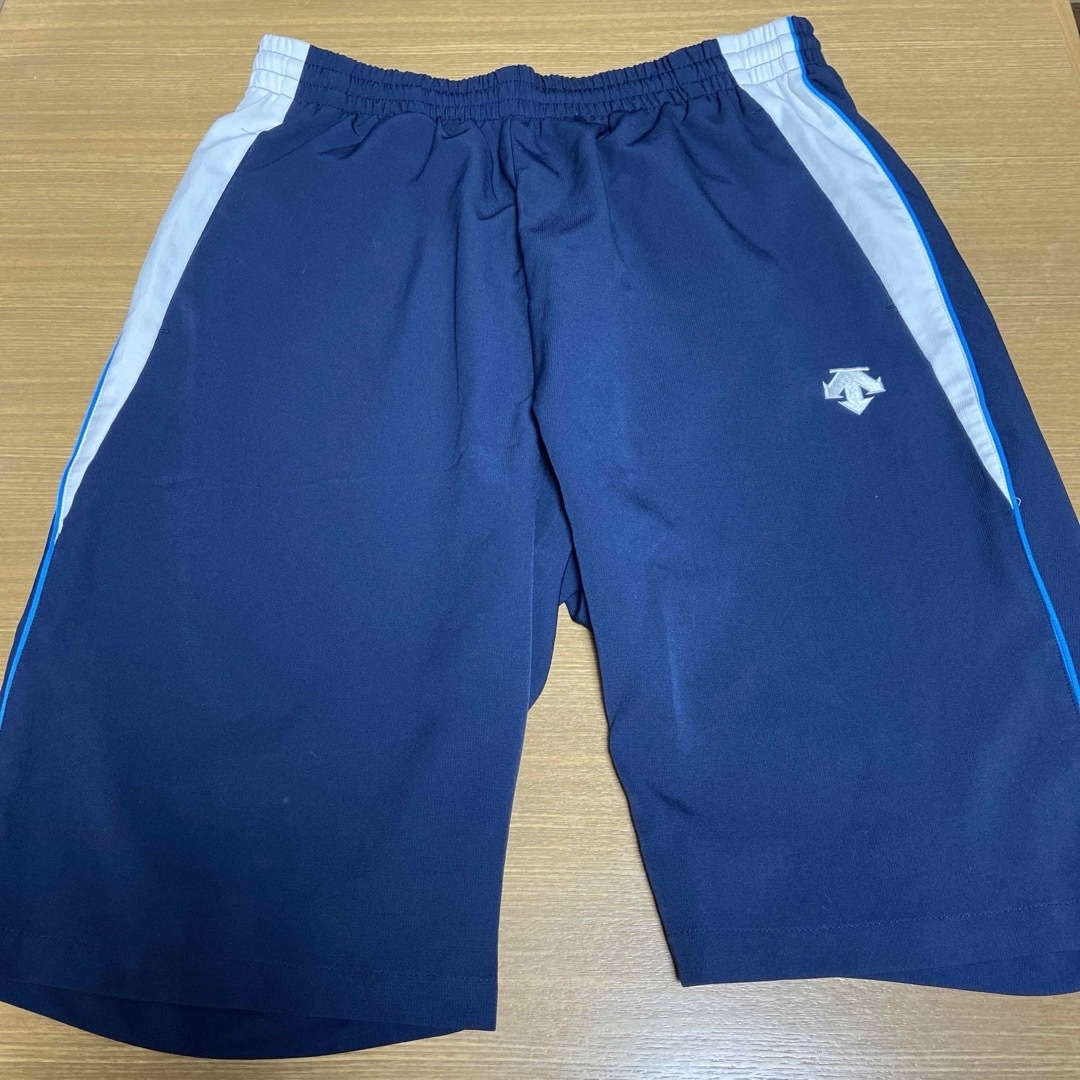 UNDER ARMOUR(アンダーアーマー)の専用ページ☆スポーツウェア　メンズ　まとめ売り　5着 スポーツ/アウトドアのランニング(ウェア)の商品写真