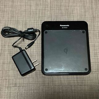 パナソニック(Panasonic)の⭐️【中古】パナソニック無接点充電パッド QE-TM101 ブラック(バッテリー/充電器)