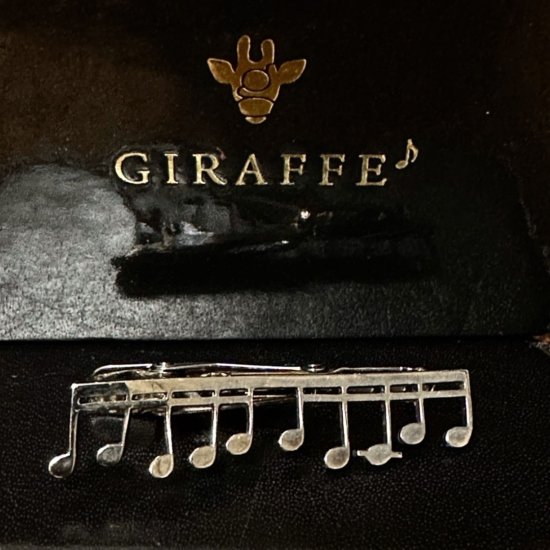 giraffe(ジラフ)のgiraffe ネクタイピン　音符 ミュージックノート　ブラック メンズのファッション小物(ネクタイピン)の商品写真