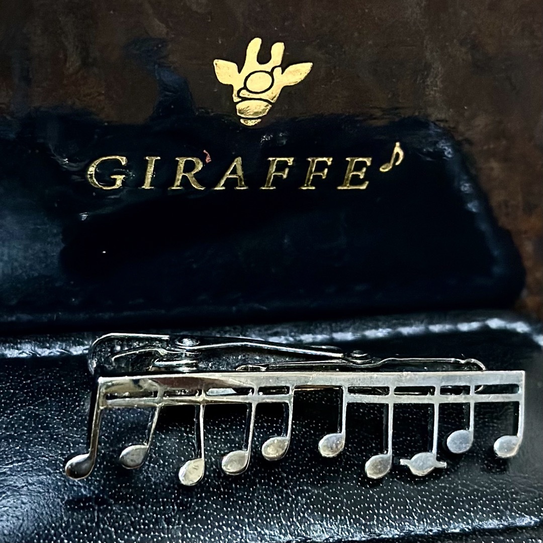 giraffe(ジラフ)のgiraffe ネクタイピン　音符 ミュージックノート　ブラック メンズのファッション小物(ネクタイピン)の商品写真