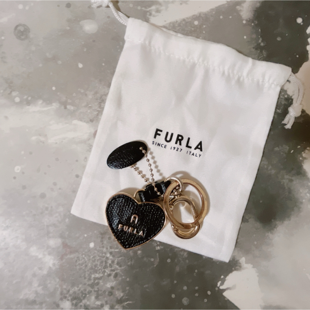 Furla(フルラ)のFURLA キーホルダー キーリング ハート ブラック レディースのファッション小物(キーホルダー)の商品写真