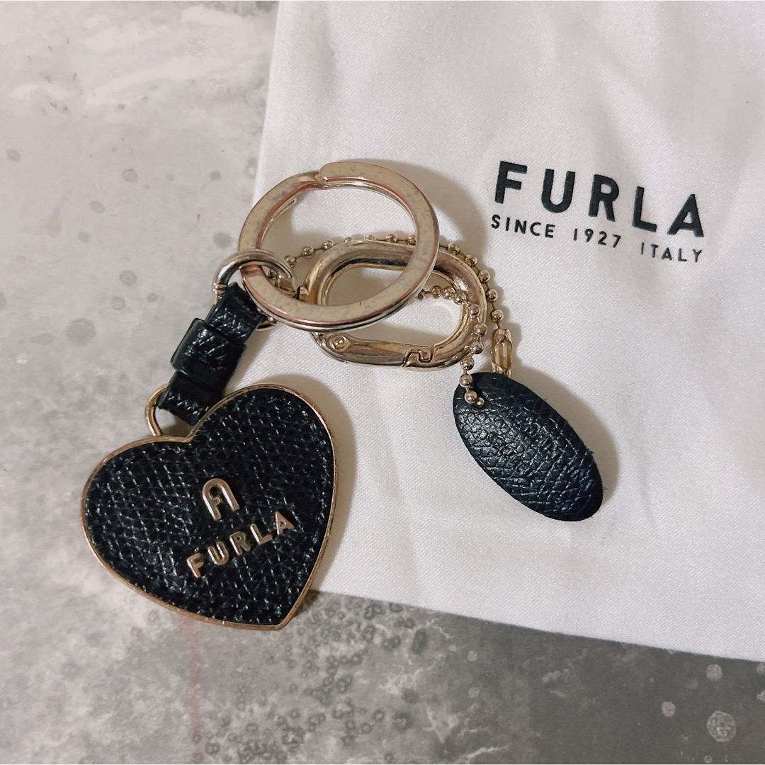 Furla(フルラ)のFURLA キーホルダー キーリング ハート ブラック レディースのファッション小物(キーホルダー)の商品写真