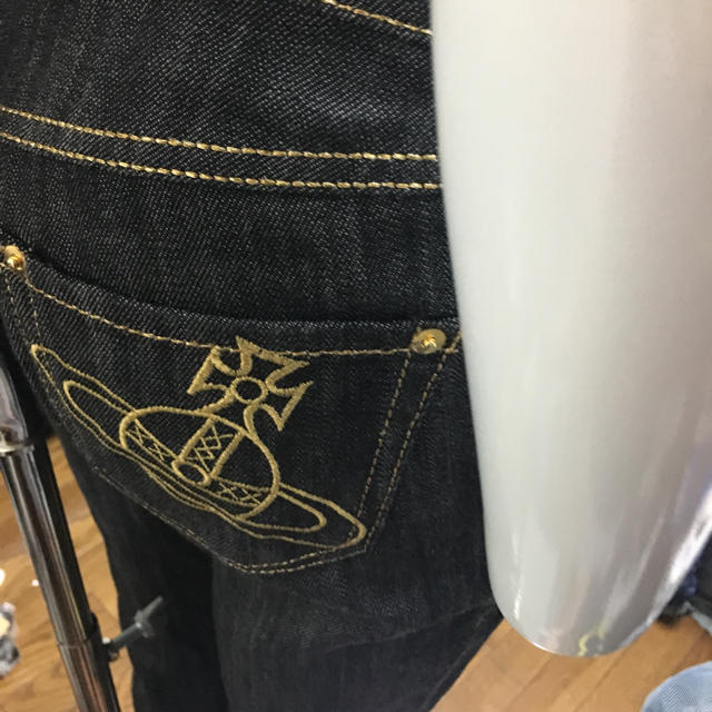 Vivienne Westwood(ヴィヴィアンウエストウッド)のヴィヴィアン デニム レディースのパンツ(デニム/ジーンズ)の商品写真