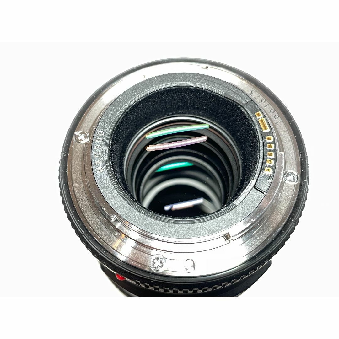 Canon(キヤノン)の極上品 キヤノン EF 100mm F2.8 L MACRO IS USM スマホ/家電/カメラのカメラ(レンズ(単焦点))の商品写真