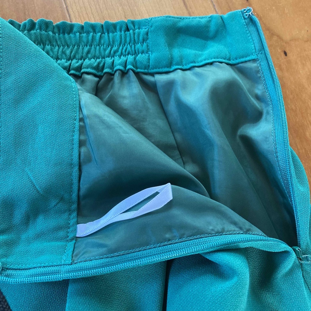 グリーンミニスカート　ワールド レディースのスカート(ミニスカート)の商品写真