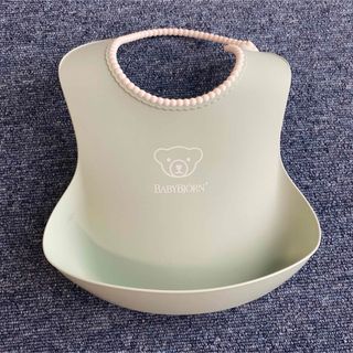 ベビービョルン BABYBJORN  お食事エプロン　シリコン　スタイ(お食事エプロン)