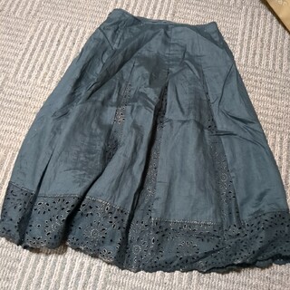 コムサデモード(COMME CA DU MODE)のK.T.  麻スカート　サイズ9(ひざ丈スカート)