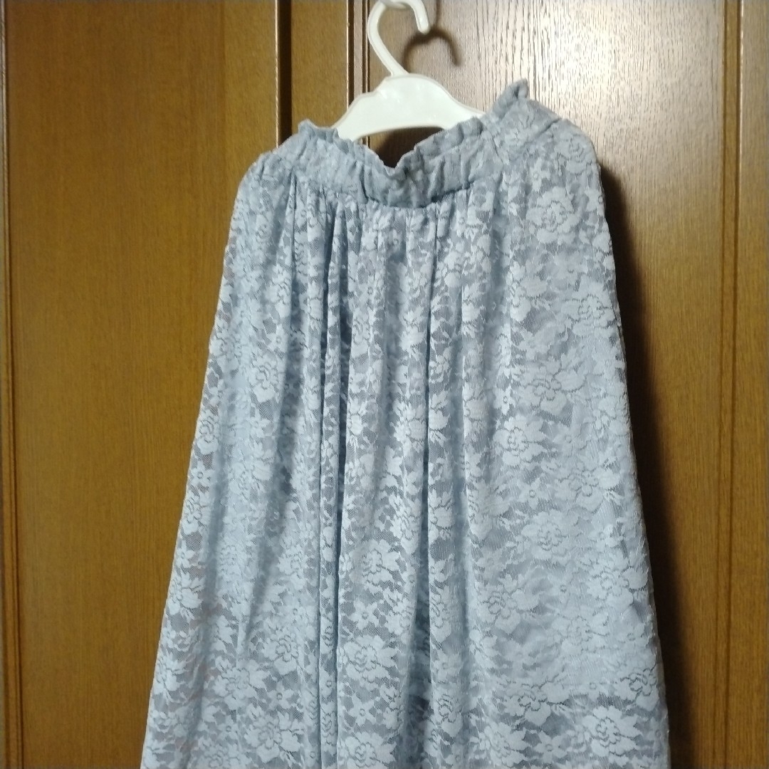 GU(ジーユー)のGUキッズ130㎝フラワー総レーススカート キッズ/ベビー/マタニティのキッズ服女の子用(90cm~)(スカート)の商品写真