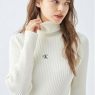 Calvin Klein エッセンシャルタートルネックセーター