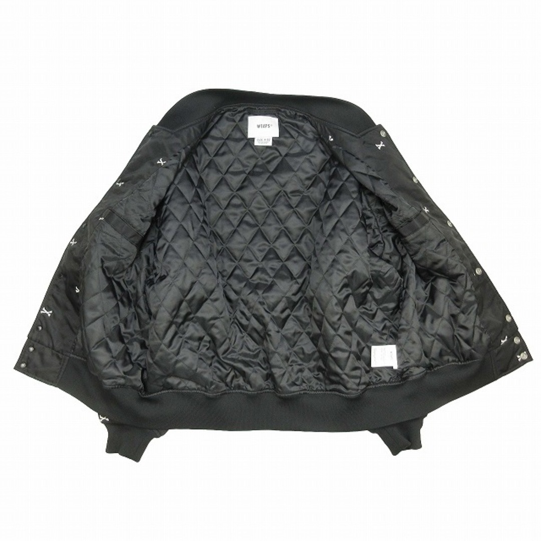 美品 22SS ダブルタップス クロスボーン 刺繍 チーム ジャケット 02 メンズのジャケット/アウター(ブルゾン)の商品写真