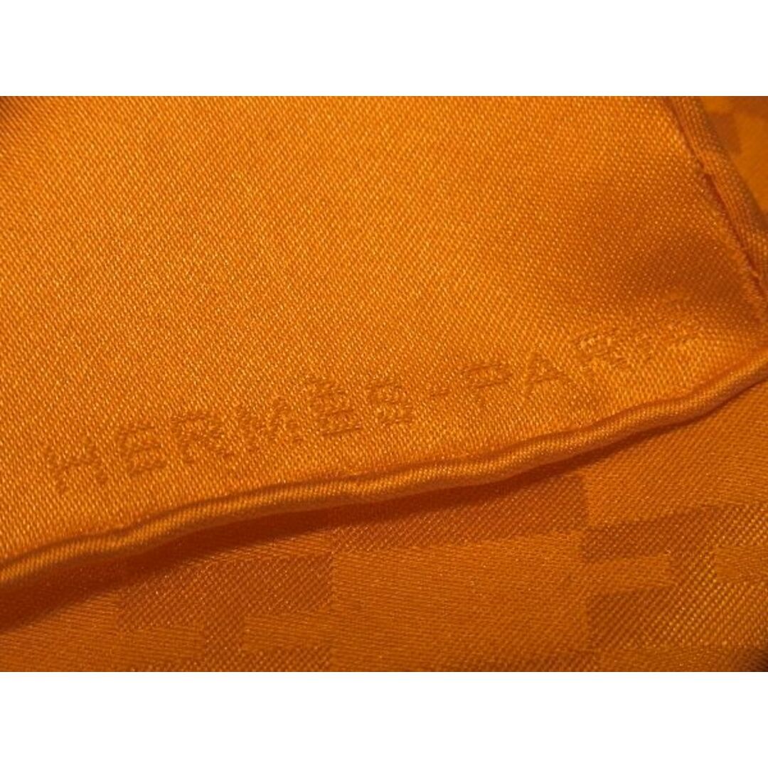 Hermes(エルメス)の■新品■未使用■ HERMES エルメス グランH シルク100% スカーフ ハンカチーフ ポケットチーフ メンズ レディース オレンジ系 AT4411 レディースのファッション小物(ハンカチ)の商品写真