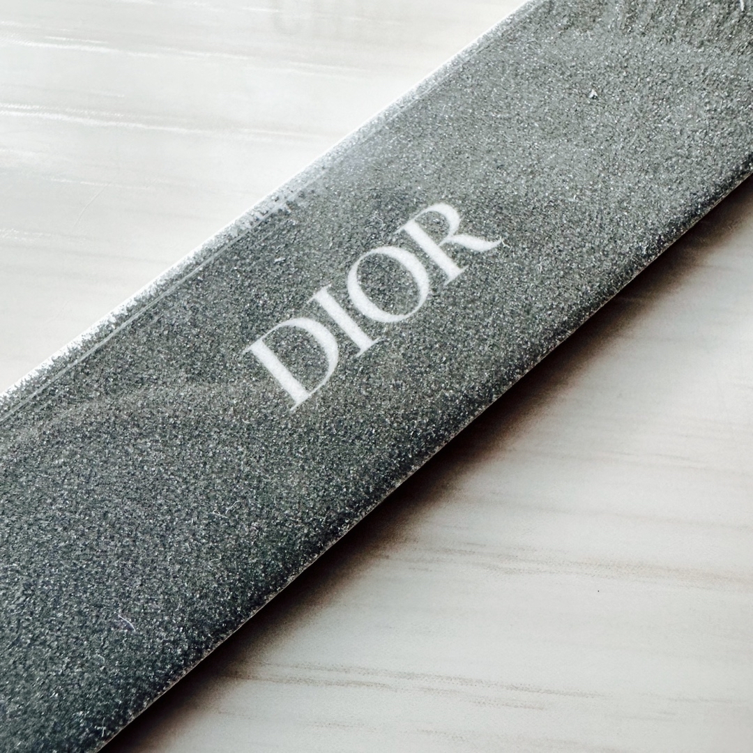 Christian Dior(クリスチャンディオール)のディオール　ネイル　爪やすり　ファイル　新品未使用 コスメ/美容のネイル(ネイルケア)の商品写真