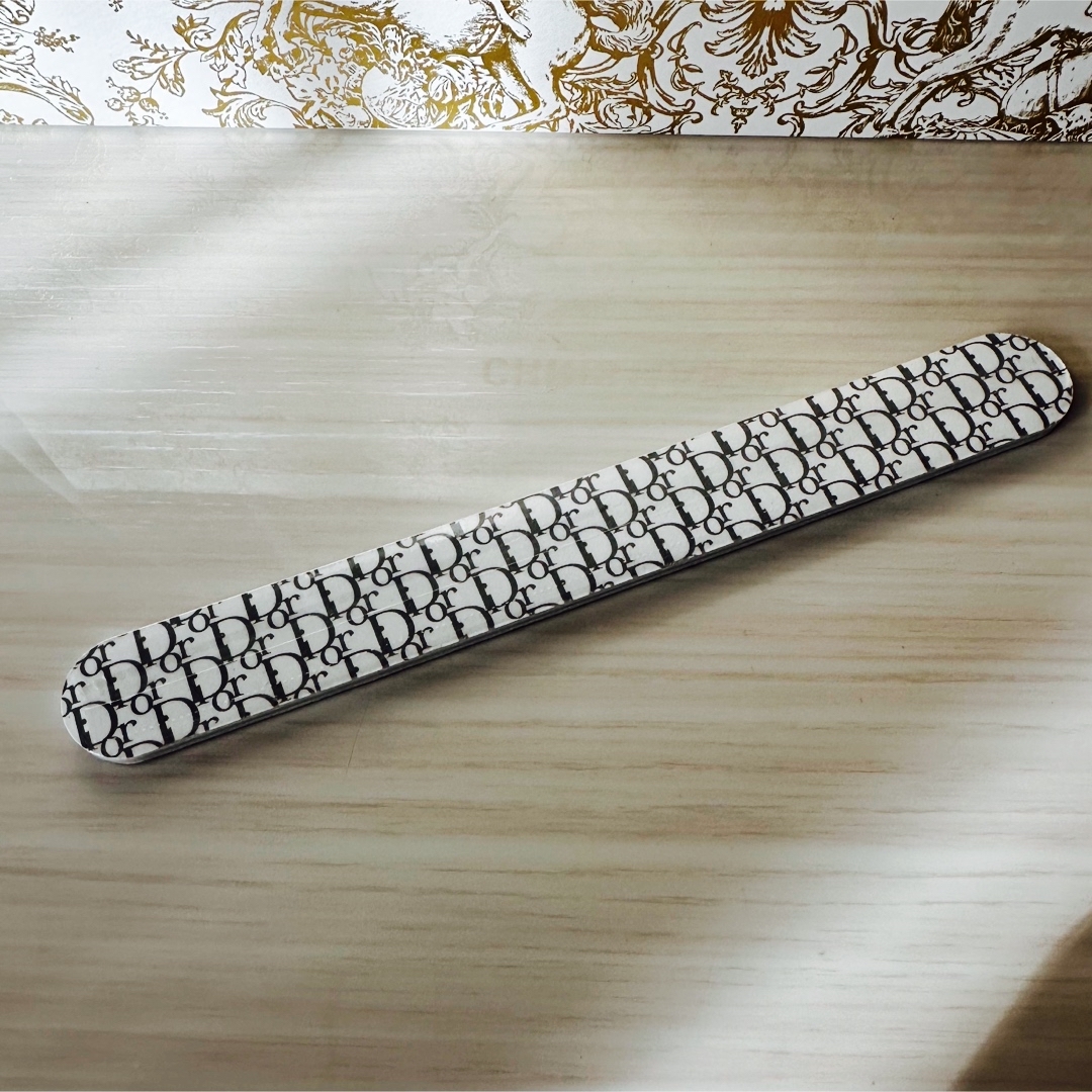 Christian Dior(クリスチャンディオール)のディオール　ネイル　爪やすり　ファイル　新品未使用 コスメ/美容のネイル(ネイルケア)の商品写真