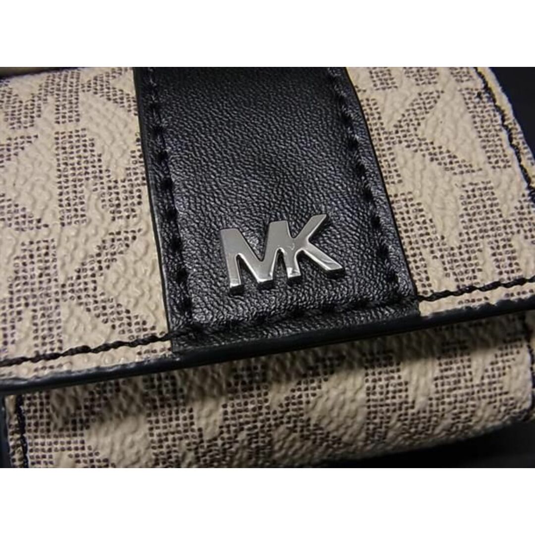 Michael Kors(マイケルコース)の■新品■未使用■ MMICHAEL KORS マイケルコース MK柄 PVC AirPodsケース エアポッズケース キーホルダー ベージュ系×ブラック系 BG6632  レディースのアクセサリー(その他)の商品写真