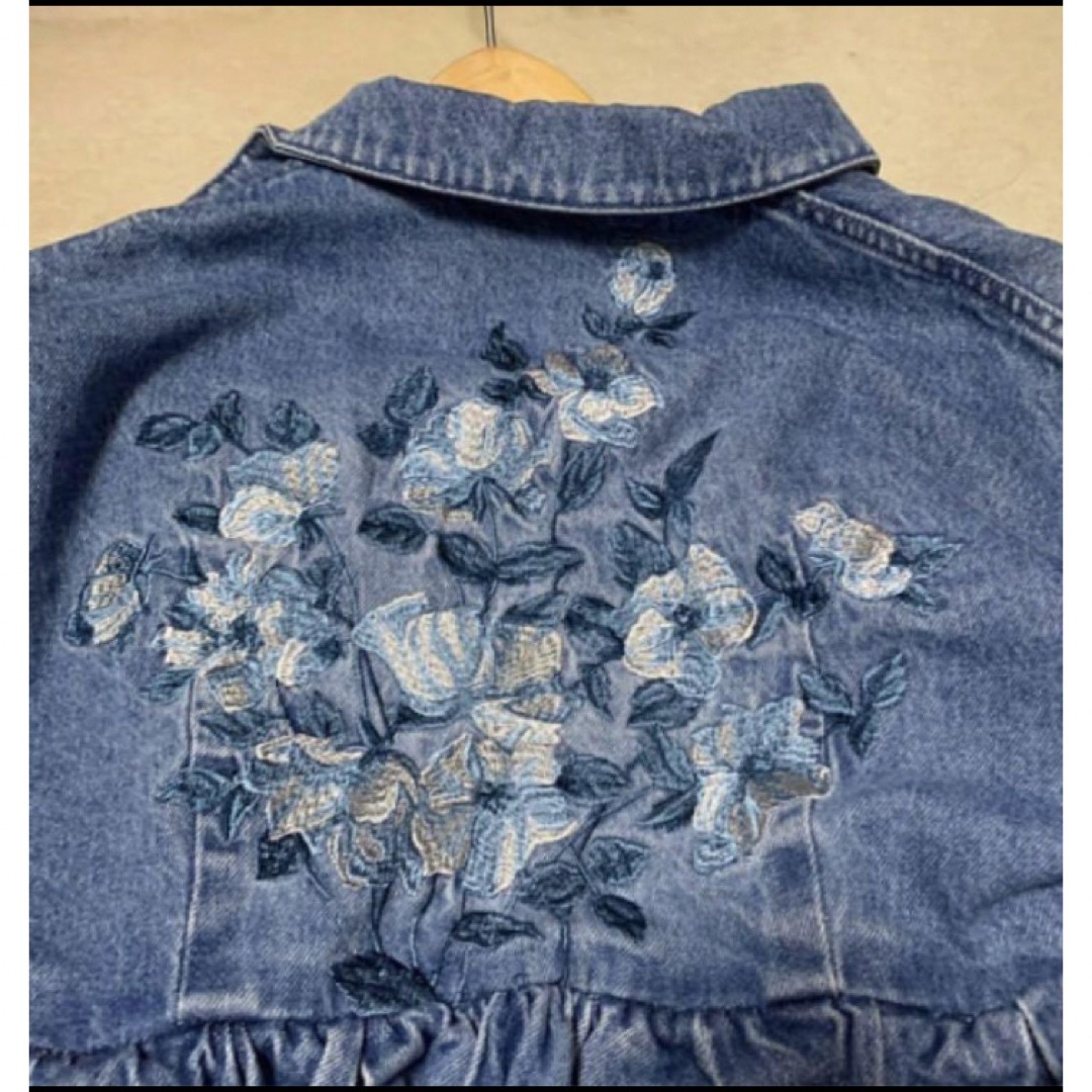 CLANE(クラネ)のセール　CLANE EMBROIDERY DENIM JACKET サイズ2 レディースのジャケット/アウター(Gジャン/デニムジャケット)の商品写真