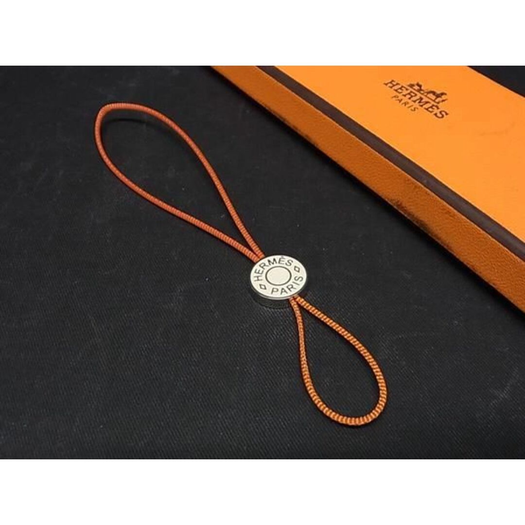 ■新品■未使用■ HERMES エルメス セリエ ストラップ チャーム メンズ レディース シルバー系×オレンジ系 BE9044 | フリマアプリ  ラクマ