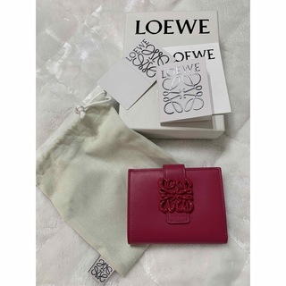 LOEWE - ロエベ 財布 廃盤デザインの通販 by yunieee's shop｜ロエベ ...