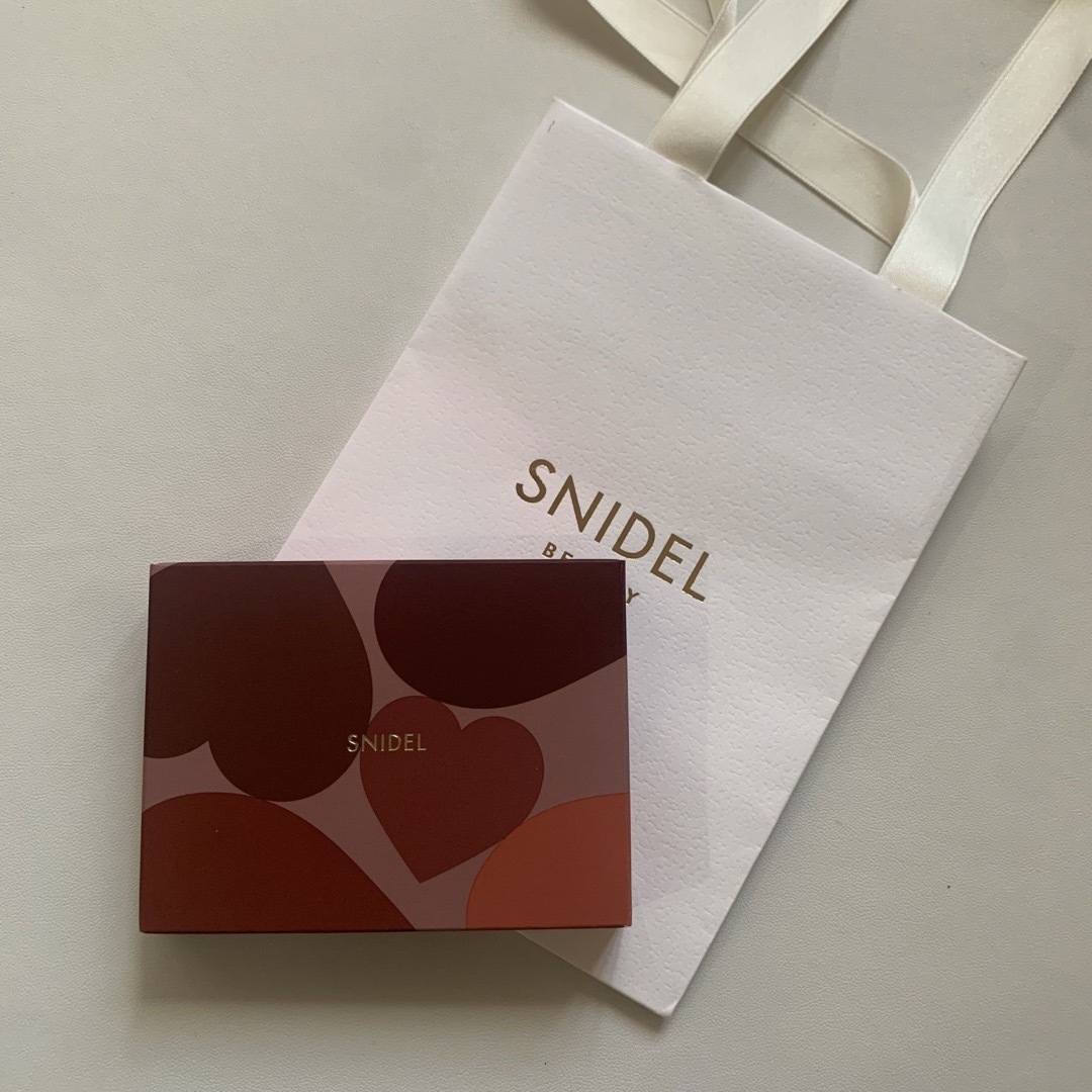 SNIDEL(スナイデル)のSNIDELBEAUTYスナイデルビューティ：アイデザイナーEX10バレンタイン コスメ/美容のベースメイク/化粧品(アイシャドウ)の商品写真