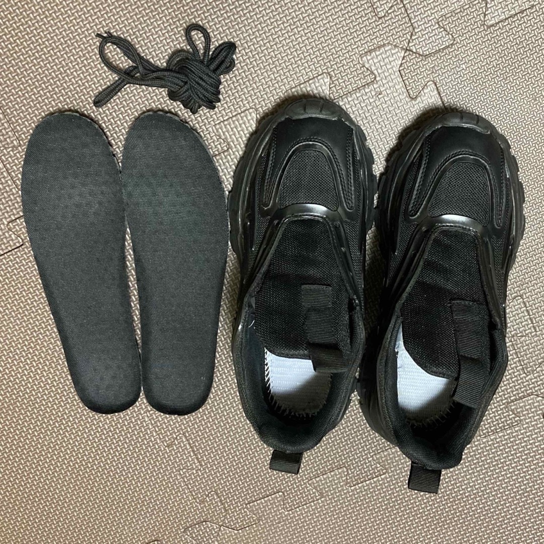 スニーカー 23.5cm ブラック 軽量 レディースの靴/シューズ(スニーカー)の商品写真