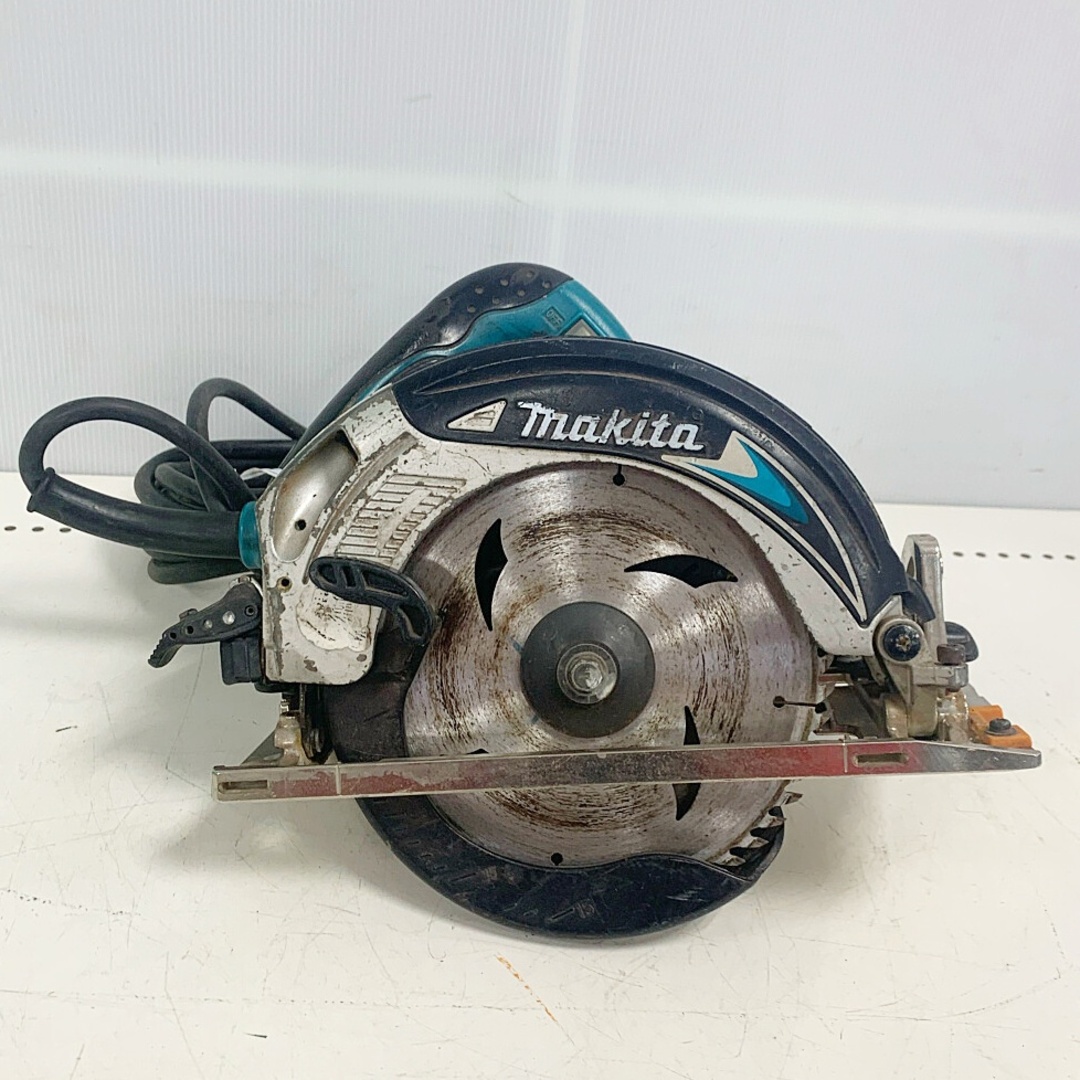 Makita(マキタ)の♭♭MAKITA マキタ 165mm　電子造作用精密マルノコ 5617CBA ブルー 本体のみ コード式 100v インテリア/住まい/日用品のインテリア/住まい/日用品 その他(その他)の商品写真