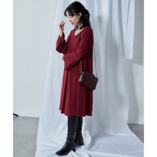 ビームス(BEAMS)の【新品タグ付き】ビームス定価1万程　フォーマルワンピース　結婚式(ひざ丈ワンピース)