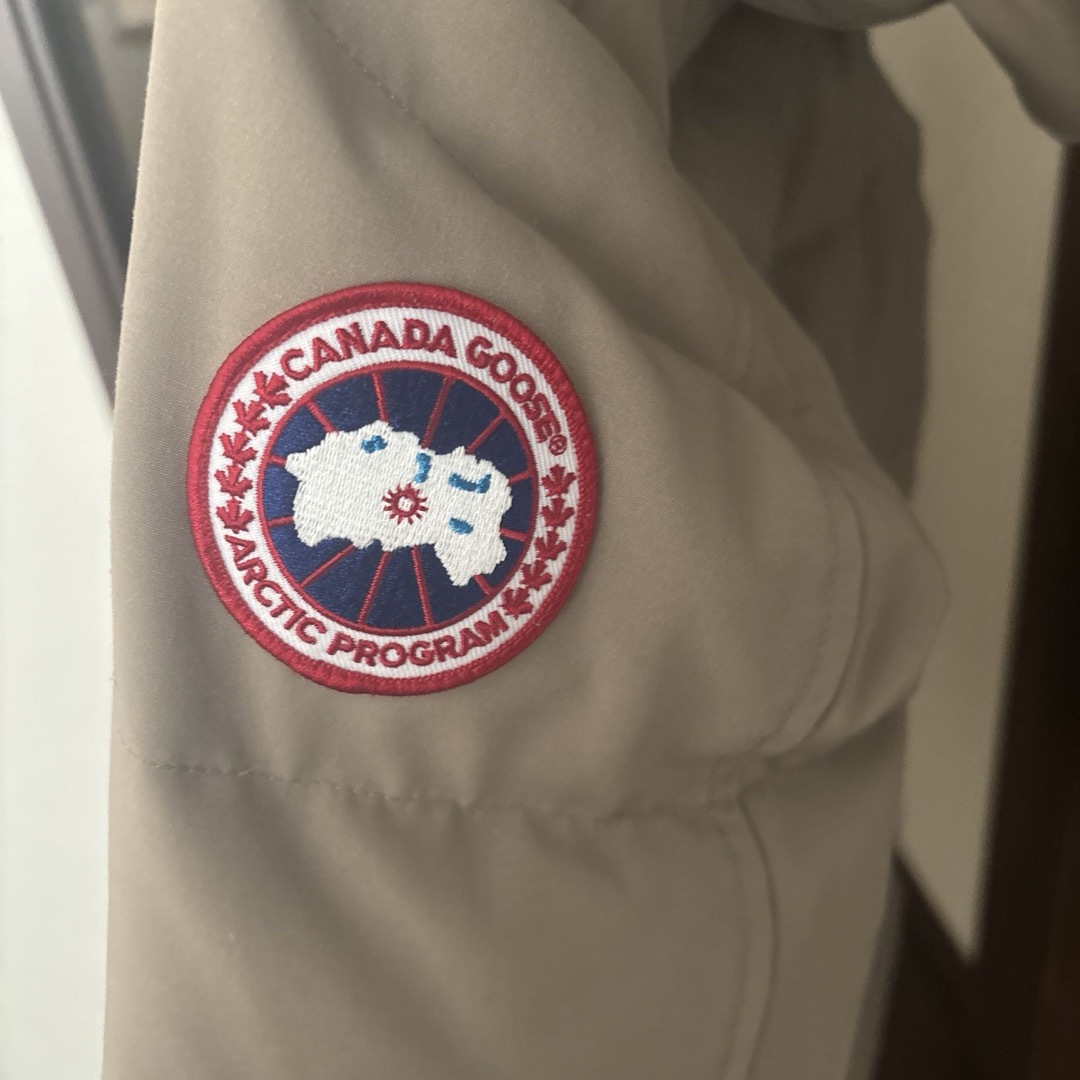 CANADA GOOSE(カナダグース)のカナダグース  BELLEVILLE ベルビル　ダウンジャケット レディースのジャケット/アウター(ダウンジャケット)の商品写真