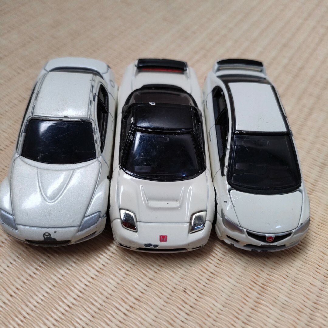 Takara Tomy(タカラトミー)のトミカ　ホンダNSX-R　シビックタイプR　初回特別　RX-8白スポーツカー３台 エンタメ/ホビーのおもちゃ/ぬいぐるみ(ミニカー)の商品写真