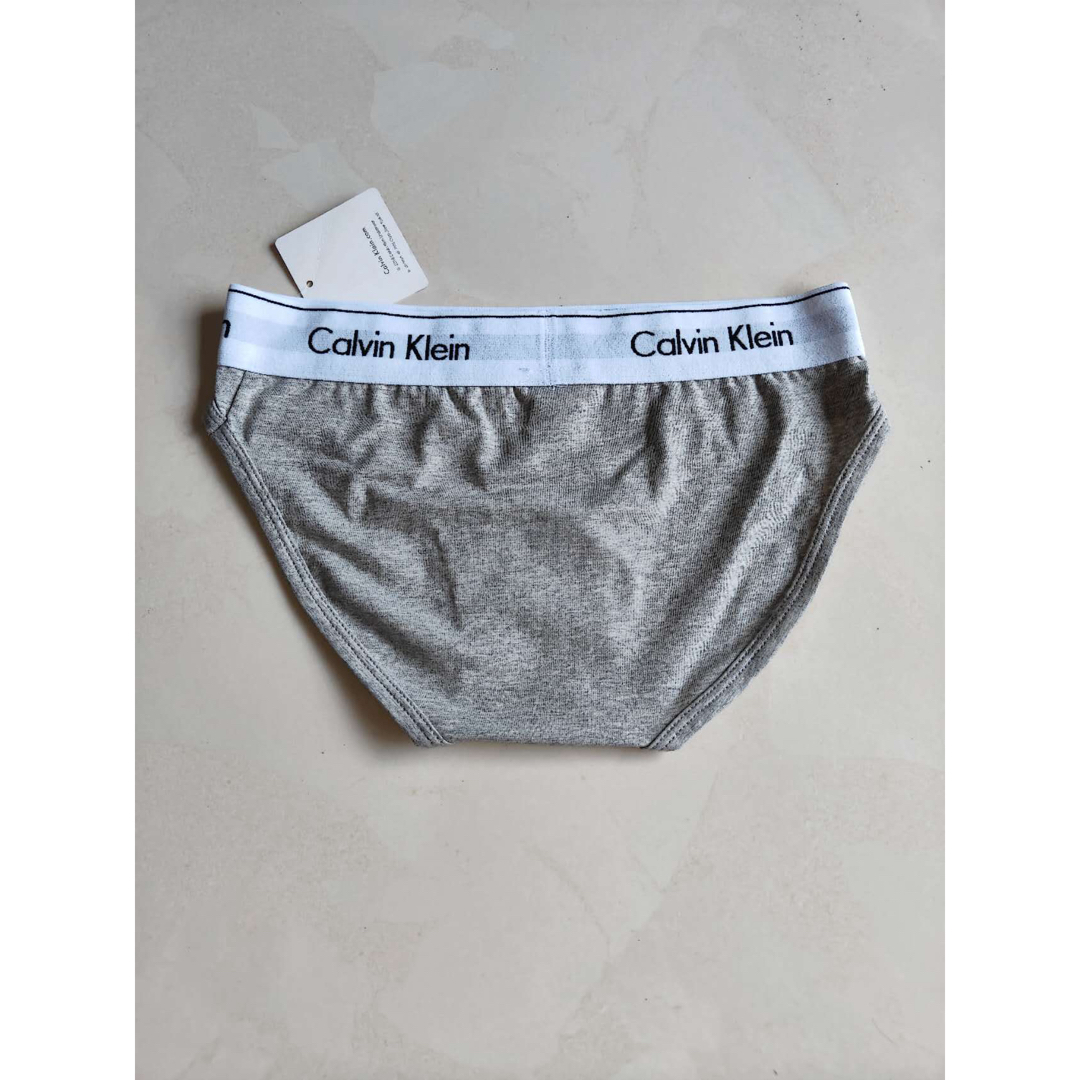 Calvin Klein(カルバンクライン)のカルバンクライン グレー   ブラショーツ上下セット 下着  Mサイズ レディースの下着/アンダーウェア(ブラ&ショーツセット)の商品写真