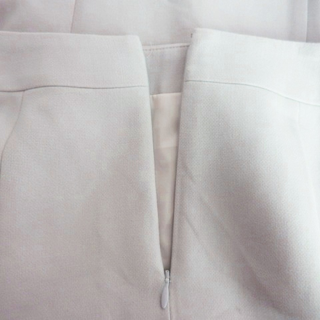 COUP DE CHANCE(クードシャンス)のクードシャンス スカート フレア ひざ丈 薄手 無地 36 白 ボトムス レディースのスカート(ひざ丈スカート)の商品写真