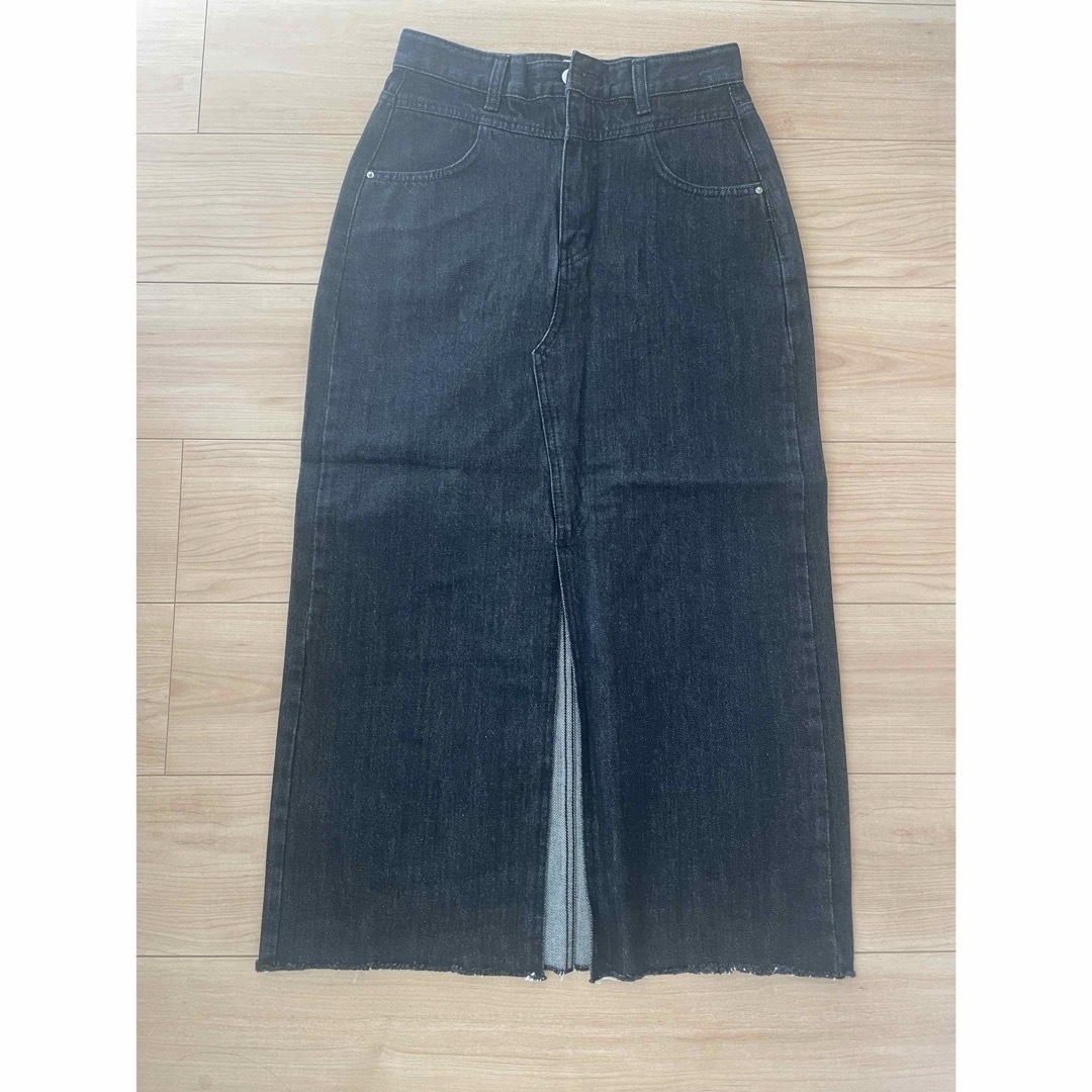 フロントスリットデニムスカート / black レディースのスカート(ロングスカート)の商品写真