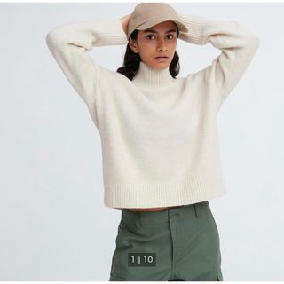 ユニクロ(UNIQLO)の【新品】ユニクロ　スフレヤーン　ハイネック　オフホワイトM(ニット/セーター)