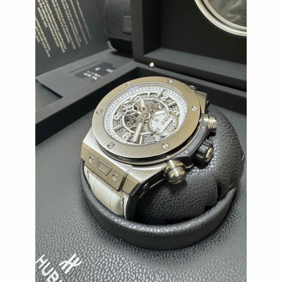 HUBLOT(ウブロ)の【新品未使用】日本限定正規品HUBLOTウブロビッグバンウニコホワイト&ブラック メンズの時計(腕時計(アナログ))の商品写真