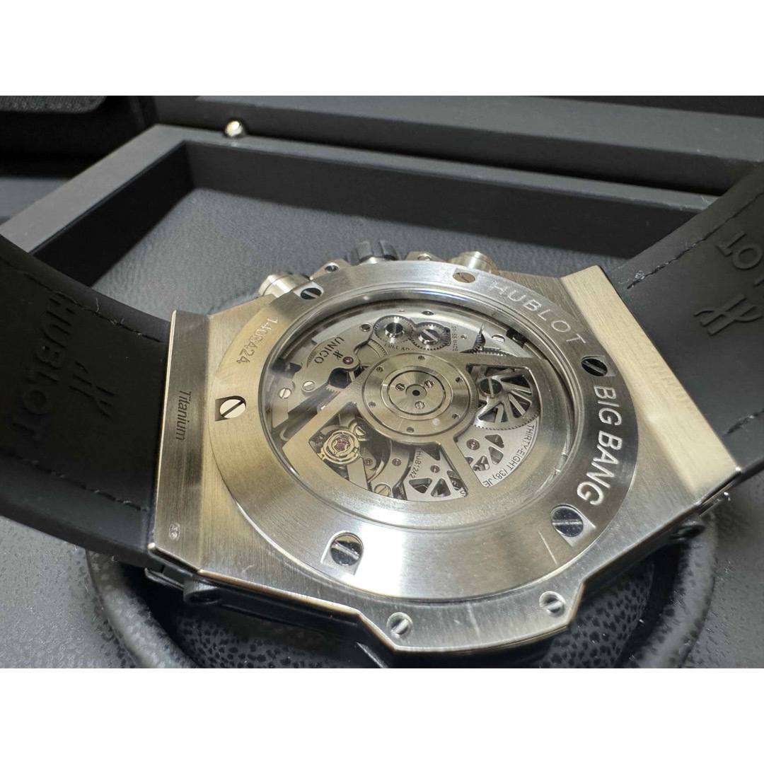 HUBLOT(ウブロ)の【新品未使用】日本限定正規品HUBLOTウブロビッグバンウニコホワイト&ブラック メンズの時計(腕時計(アナログ))の商品写真