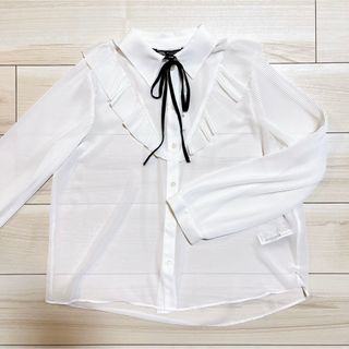 ザラ(ZARA)の新品タグ付き　ZARA ザラ　韓国風シャツ　リボン(シャツ/ブラウス(長袖/七分))