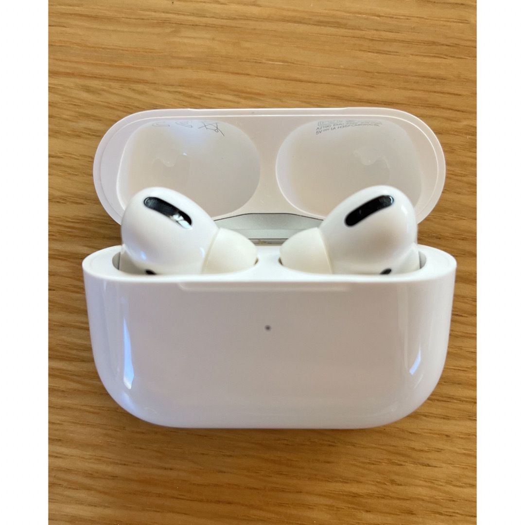 Apple(アップル)のAPPLE AirPods Pro  スマホ/家電/カメラのオーディオ機器(ヘッドフォン/イヤフォン)の商品写真