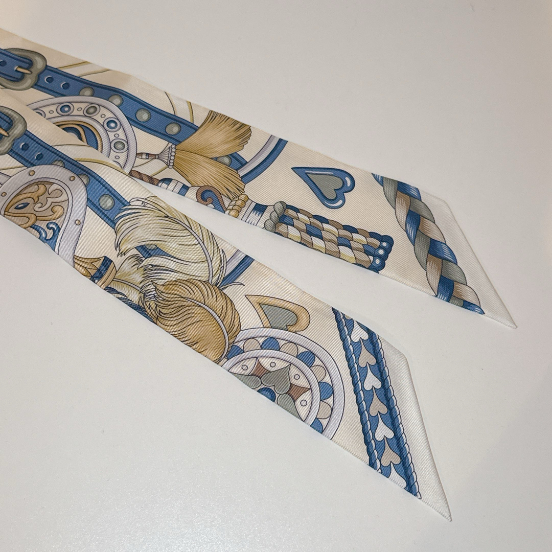 HERMES - 【新品・未使用】エルメス ツイリー アルネドゥクール HERMES - 【新品・未使用】エルメス ツイリー アルネドゥクール